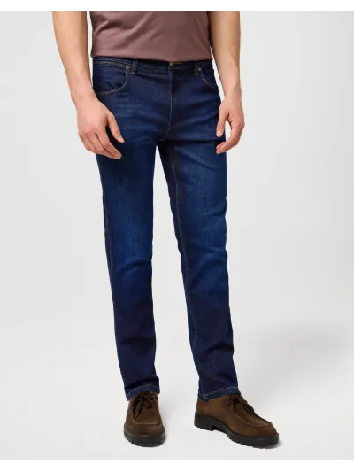 Wrangler - GREENSBORO / RUSTIC NAVY - Férfi farmernadrág