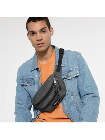 Eastpak - Doggy Bag - övtáska