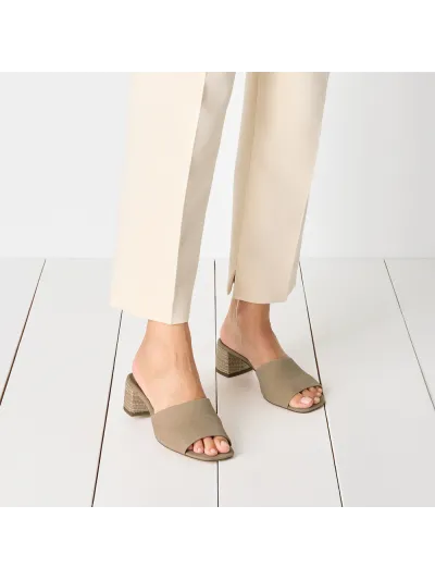 Tamaris - Magassarkú Bőr Női Papucs