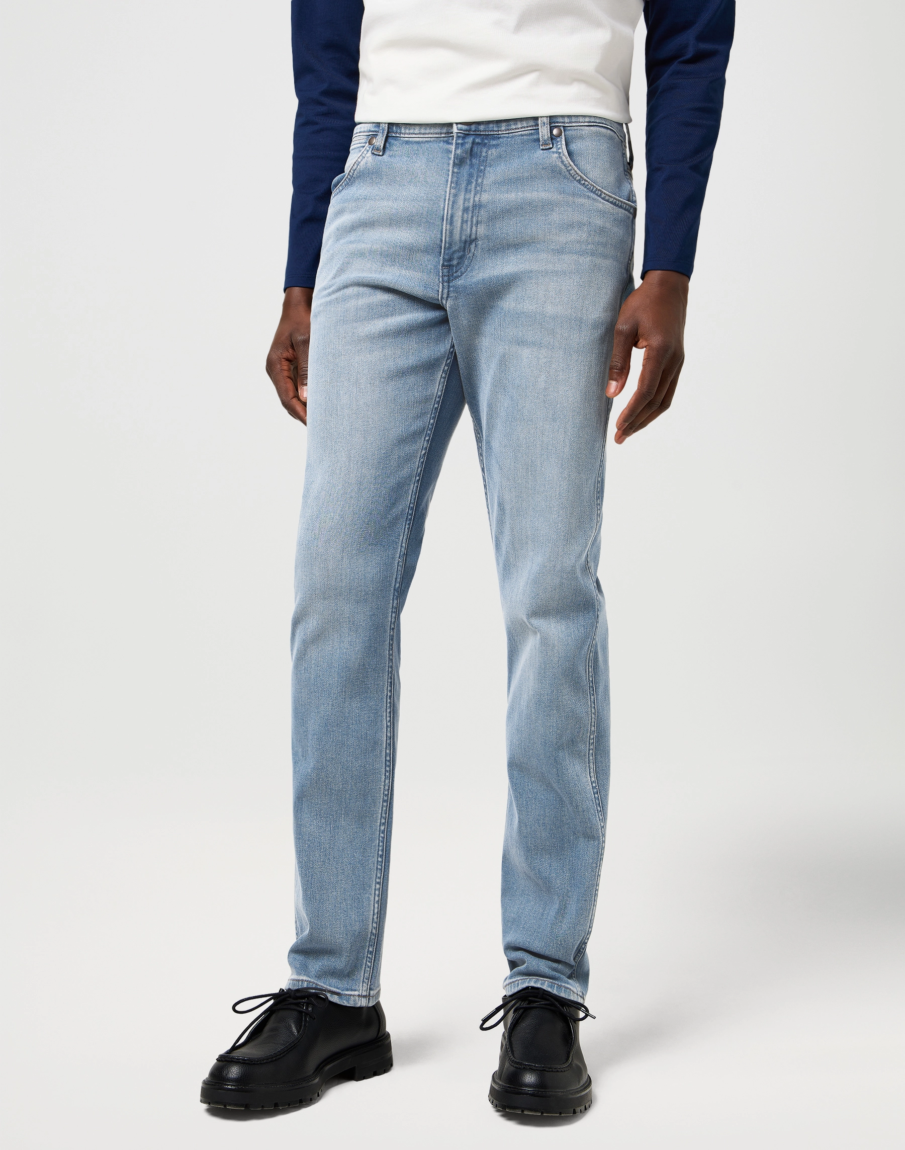 Wrangler - GREENSBORO / GREY LIGHT - Férfi farmernadrág