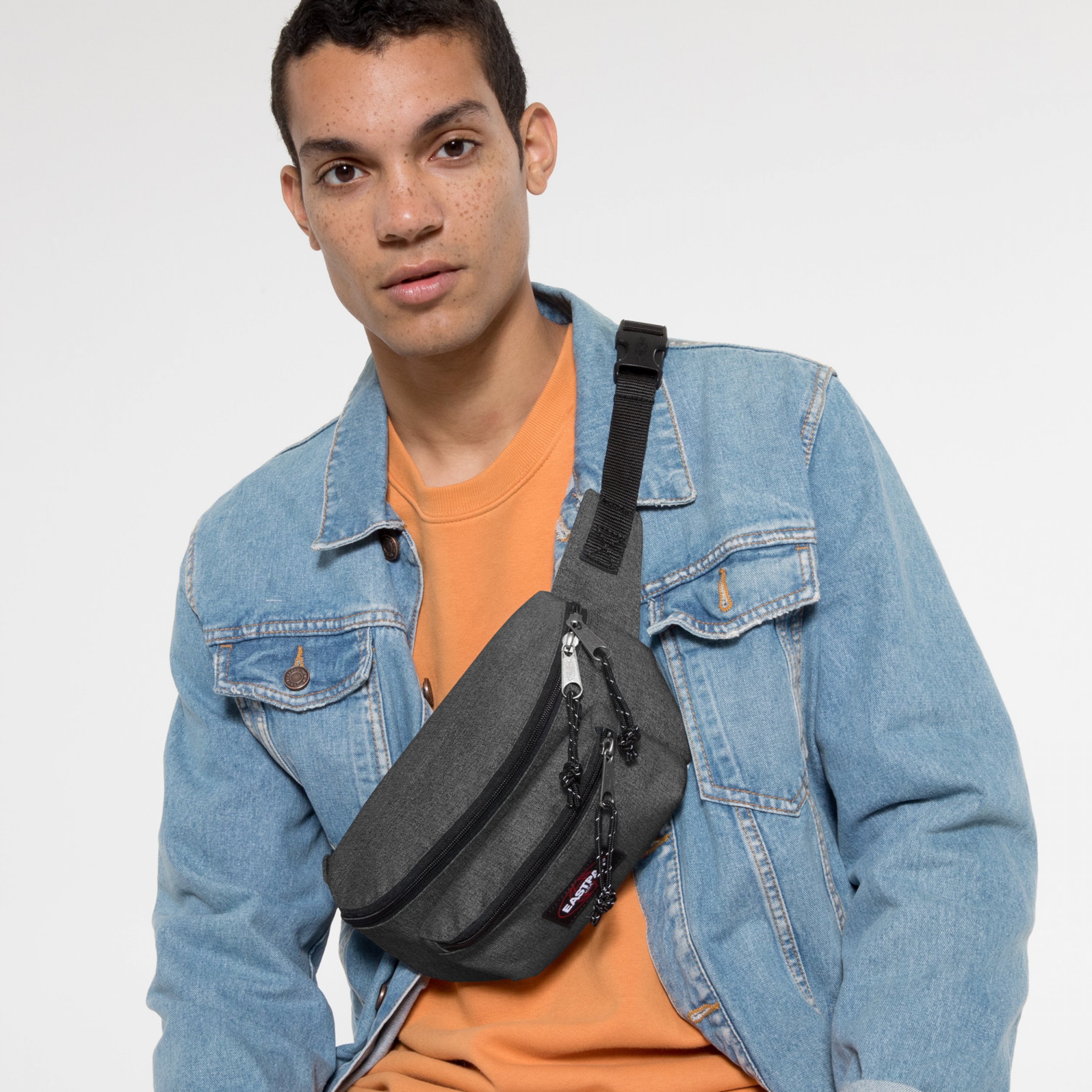 Eastpak - Doggy Bag - övtáska