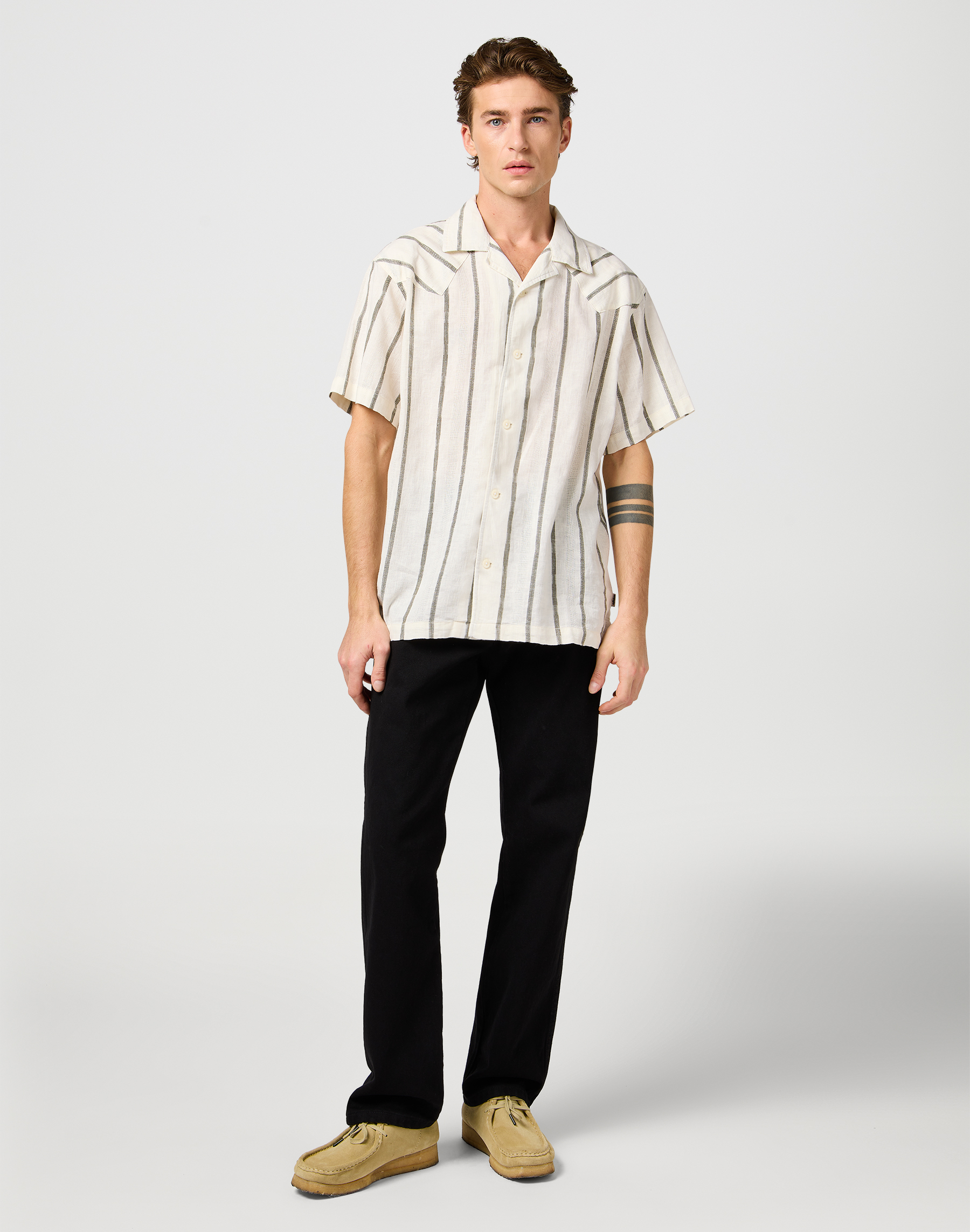 Wrangler - SS W RESORT SHIRT / NATURAL STRIPE - Férfi ing