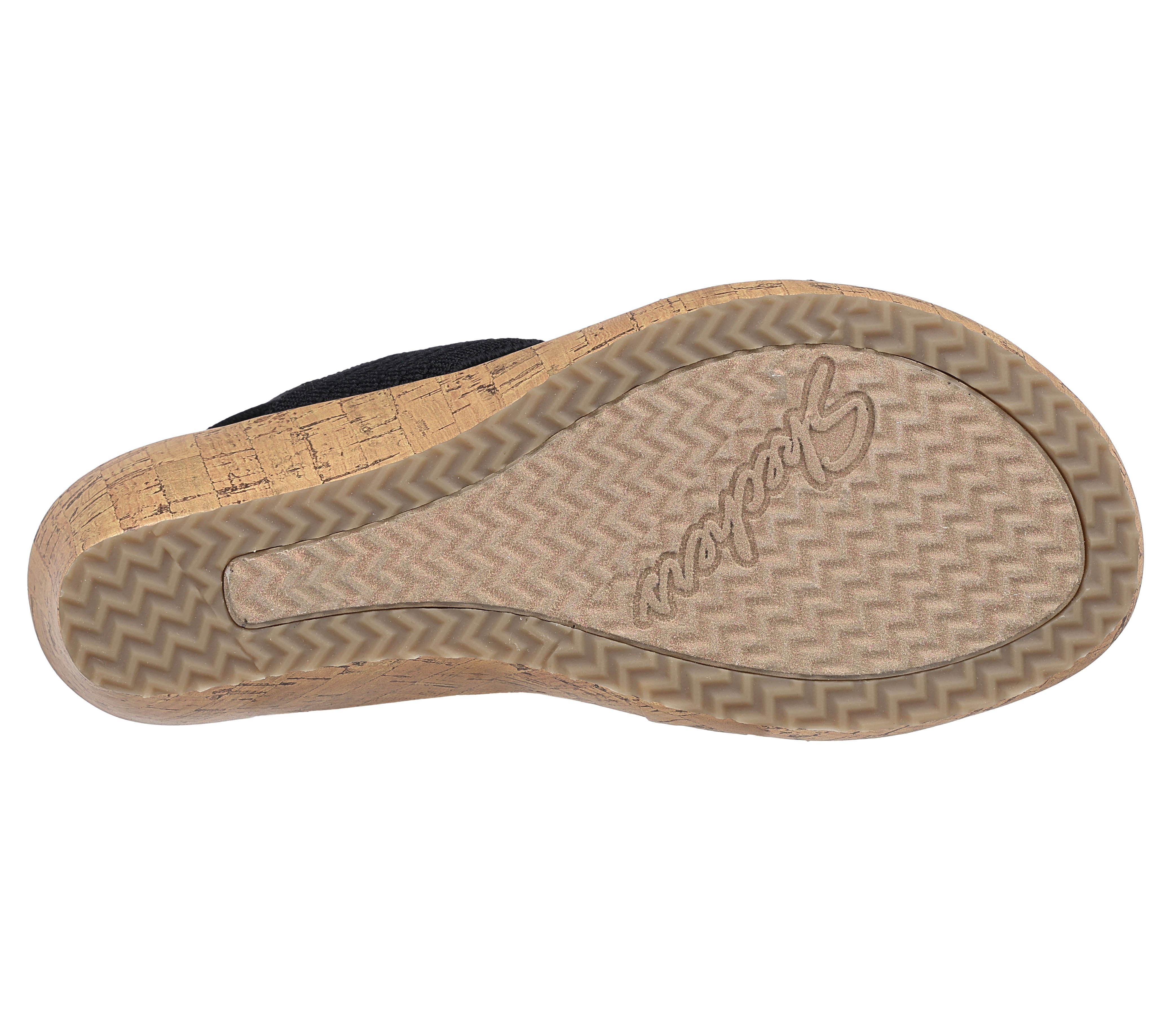 Skechers - BEVERLEE / SHEER LUCK - Magassarkú Női szandál