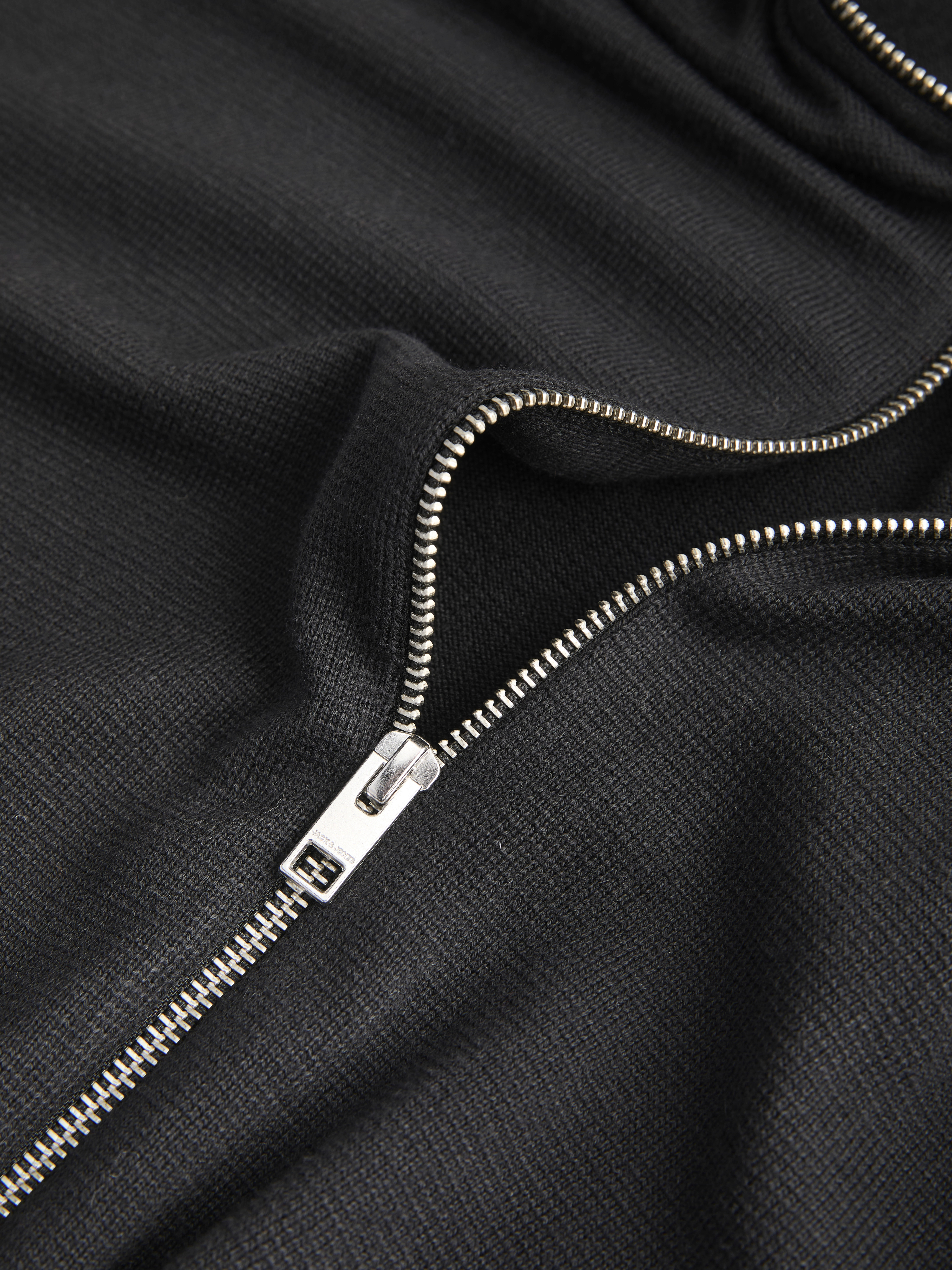 Jack & Jones - JLE / Black - Elegáns Férfi pulóver