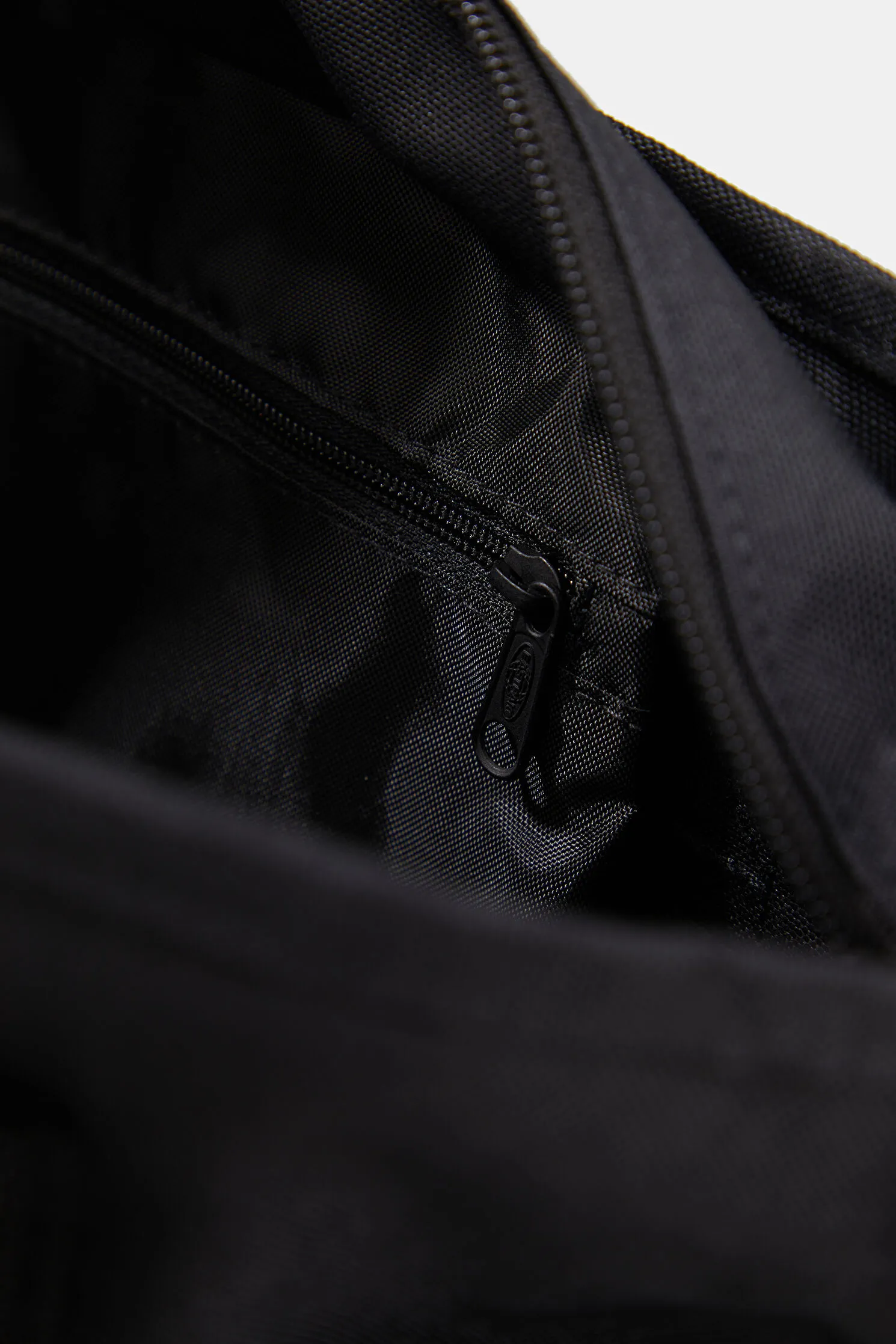 Eastpak - Shopp'R Tote / Pokemon Pikachu - Uniszex oldaltáska