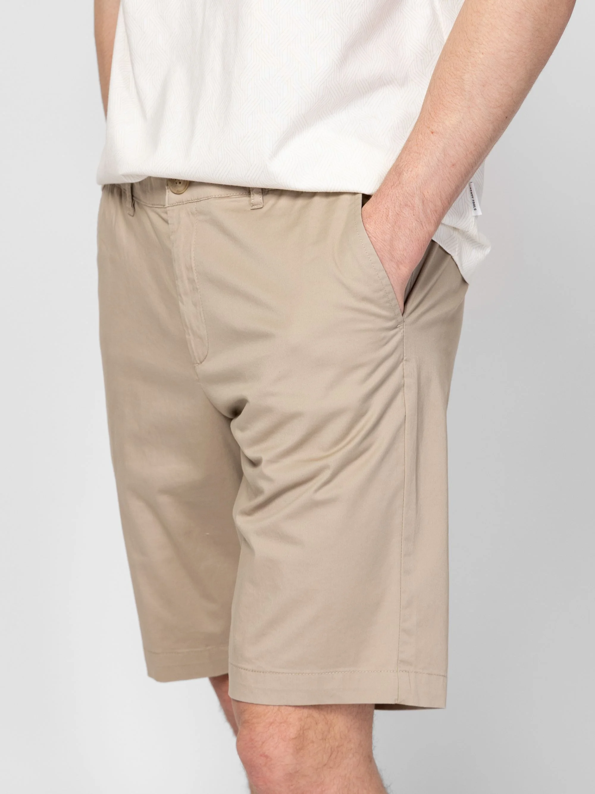 Heavy Tools - WALLNUT / BEIGE - Elegáns Férfi rövidnadrág