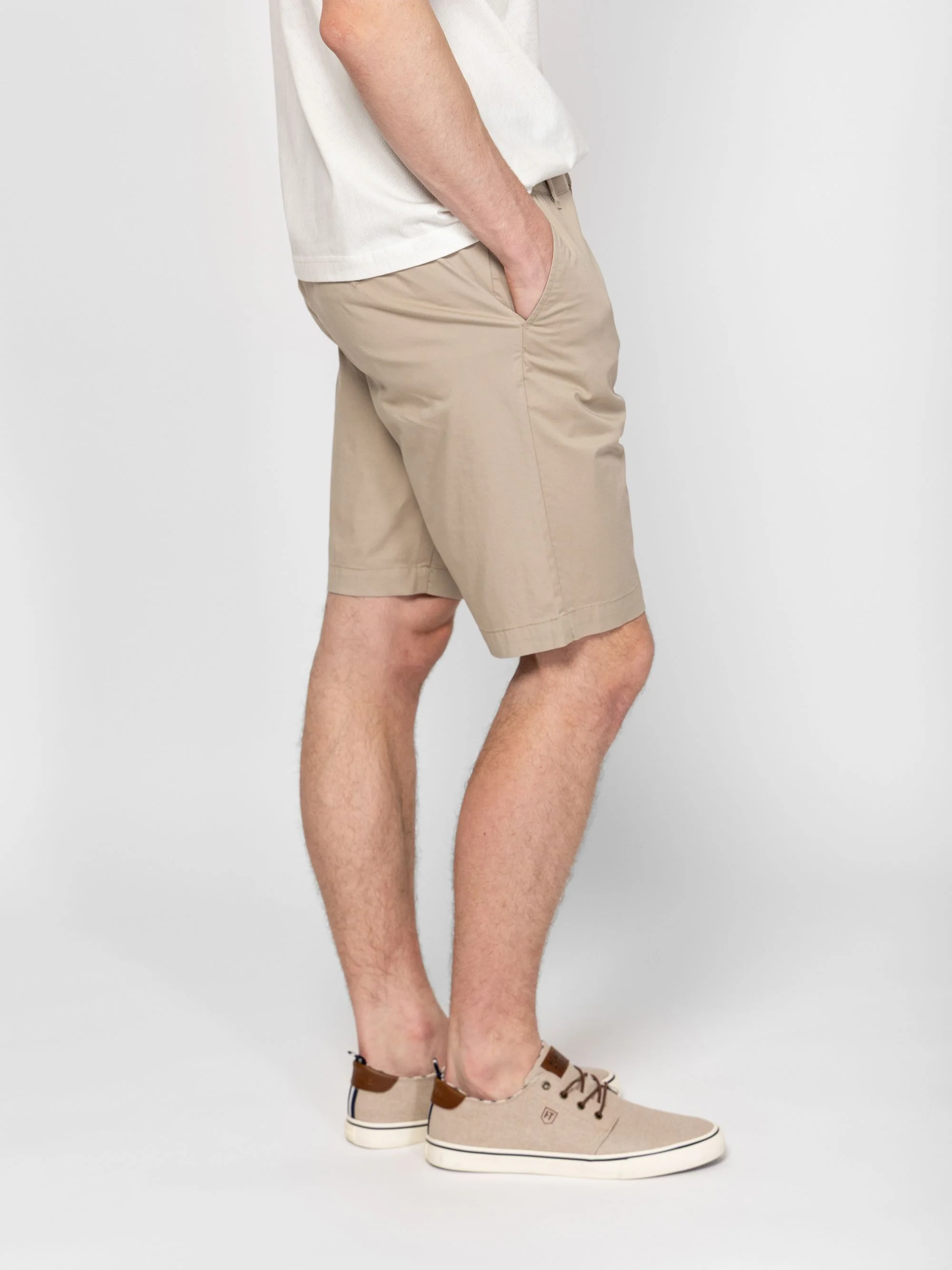 Heavy Tools - WALLNUT / BEIGE - Elegáns Férfi rövidnadrág